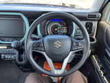 ステアリングに各種スイッチが付いてますので、運転中に余所見することがありませんね!