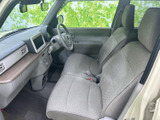 シンプルで使いやすい内装で、運転を快適にサポート。細部にまでこだわったデザインが魅力です。