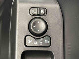 キーフリー連動で施錠時に格納します。降車の直前まで後方確認ができ、閉じ忘れも防げます。