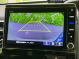 バックカメラ連動のモニター画面で、安全かつスムーズな後退をサポート。駐車や狭い場所での運転を安心に変えてくれます。