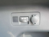 トランク100V電源(100Wです)  トランクシガーソケット