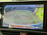駐車時の安全をサポートする映像表示機能。後方視界の確認を容易にし、安心してバック作業を行えます。