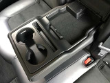 ドリンクホルダーもきちんと2人分。