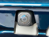 バックカメラで車庫入れラクラク♪♪