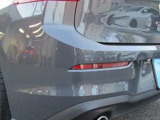 車両周辺の障害物を検知し、駐車時や狭い場所での運転をサポートします。