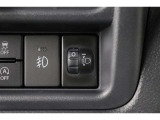 車体が傾いた状態の時にヘッドライトの光の高さを上下に調整することが出来ます!
