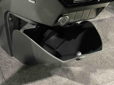 脱着式のインパネセンター大型ボックスが付いてます