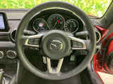 グリップ感の良いステアリングホイールは、長距離運転でも疲れにくく、快適なドライビングポジションを実現。操作系の配置も最適化されています。