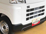死角になりやすい左右方向の障害物をブザーで知らせてくれるコーナーセンサー搭載
