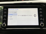 多彩な機能が搭載されたオーディオ画面。Bluetooth接続で、お好みの音楽を快適に楽しめます。スマートフォン連携も可能で、ドライブのお供に最適です。