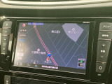 鮮明な地図表示で、スムーズなナビゲーションを実現。最新の交通情報も確認でき、安全で快適なドライブをサポートします。