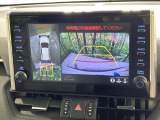 【パノラミックビューモニター】専用のカメラにより、上から見下ろしたような視点で360度クルマの周囲を確認することができます☆死角部分も確認しやすく、狭い場所での切り返しや駐車もスムーズに行えます。