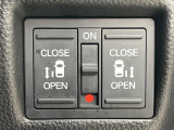 【両側パワースライドドア】スマートキーや運転席のスイッチで後席両側スライドドアの開閉が可能♪電動だから力を入れてドアを開ける必要が無く、小さなお子様でも簡単に開け閉めでき快適です♪