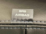 車両側方からの衝撃を緩和するSRSサイドエアバッグ(運転席/助手席)に加えて,SRSカーテンシールドエアバックも標準装備