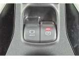 電動パーキングブレーキを搭載。スイッチ操作でパーキングブレーキを作動・解除することが可能です。