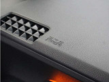 ◆助手席エアバッグ◆SRSエアバッグは、シートベルトだけでは防ぎきれない衝突時の衝撃から乗員を守るための安全装置。衝突時に瞬時に膨らみ、頭部や胸部がダッシュボードに直接衝突するのを防ぎます。