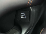 ◆USBチャージャー◆使いやすい場所に装備されています。