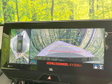 【パノラミックビューモニター】専用のカメラにより、上から見下ろしたような視点で360度クルマの周囲を確認することができます☆死角部分も確認しやすく、狭い場所での切り返しや駐車もスムーズに行えます。