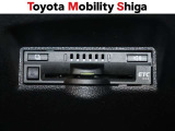 コンソ-ル内にスッキリ収まったビルトインタイプのETC車載器を装備しております。高速道路利用時に便利なアイテムです。