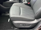 運転席も広くゆとりのある室内です