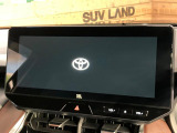 【12.3インチワイドナビ】高級感とインパクトのある大型ワイドナビを装備。各種オーディオ操作はもちろん、横長ワイド画面でのマップ2分割表示など、利便性も高いナビです♪