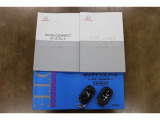 新車時のメンテナンスノート・保証書・クルマとナビの取扱説明書・スペアキーももちろんございます♪