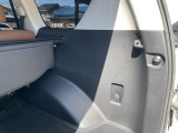 ランクルよりも小さいボディながら、荷室はアウトドアレジャーにも十分な容量で、使い勝手についても納得の性能を備えている。