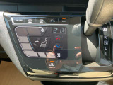 ◆オートエアコン◆車内に取り込む外気をキレイにして、安心おでかけ!操作性と視認性に優れたタッチパネル式です!凹凸が少なく、お掃除が楽にできます!