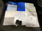 メンテナンスノート【点検整備記録簿・保証書】、取説も揃ってます。スマートキーはバッグなどにしまったままボタン操作でメイン電源のON/OFFができて便利に使えます