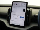 急速充電は、商業施設など外出先の公共の充電ステーションでご利用いただけます。CHAdeMO規格に準拠した150kWの急速充電器を使用した場合、充電率10%から80%まで、約32分で充電できます。