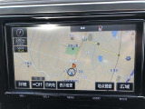純正ナビを装備。タッチパネル式で使いやすく、お出かけもラクラクです。