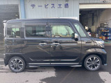 常時20数台のお車を展示しておりますので、お気軽にお立ち寄りください♪