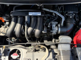 チェーン駆動の、3気筒DOHCエンジンです。