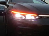 オレンジ色に光るLEDウィンカーが、しっかりと存在感を示します。