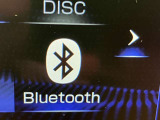 Bluetoothオーディオ対応可。お持ちのスマホやiPodなどとBluetooth接続して外部機器内の音楽などを車内で楽しめます。