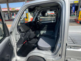 大事な人を乗せることが多い助手席です!安全運転を心がけましょう。