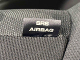車両側方からの衝撃を緩和するSRSサイドエアバッグ(運転席/助手席)に加えて,SRSカーテンシールドエアバックも標準装備