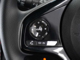 ◆ハンドルに【オーディオリモコンスイッチ】が装備されてます。視点をそらすことなく、ボリューム調整・オーディオソース切替・選曲が出来ます。安全運転しながら操作が可能になりました。