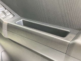ドア内張にキズあります。