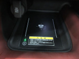 ワイヤレス充電器を装備しています。