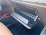 認定中古車は一定の水準をクリアした良質車両で御座います♪内外装はキレイであるのはもちろん、保証もバッチリご安心下さい。