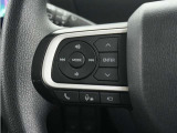 ◆オーディオリモコンスイッチ◆ハンドルにスイッチが装備されてます。視点をそらすことなく、ボリューム調整・オーディオソース切替・選曲が出来ます。安全運転しながら操作が可能になりました。