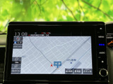 目的地までのルートを視認しやすい画面で確認できます。運転中の安全をサポートし、スムーズなナビゲーションを実現します。詳細な地図情報で、快適なドライブをサポート。