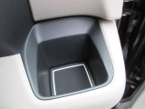 運転席ドリンクホルダー