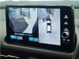 ◆マルチビューカメラシステム◆運転席から見づらい前後左右を、ナビ画面の映像で確認。見通しの悪い交差点や狭い道でのすれ違い、駐車などをサポートします。