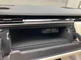 グローブボックス上段にETCが装備されています。