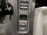 電子制御パーキングブレーキやオートブレーキホールドなど、より運転を便利にする機能を装備しております!セレクトレバーではなくボタン式なので、誤操作も起きにくいです!