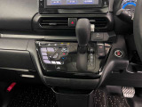 操作が簡単なシフトレバーですのでストレスなく運転が出来ますよ!