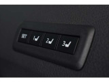 運転席はメモリー機能付8Wayパワーシート♪