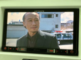 停車時に映像を楽しめます。お子様連れのご旅行や休憩時間にお役立ちます。快適なドライブ空間を演出します。